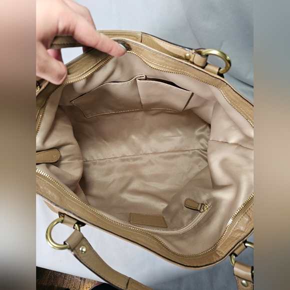 Coach Campbell Shoulder F24883 - Picture 8 of 9